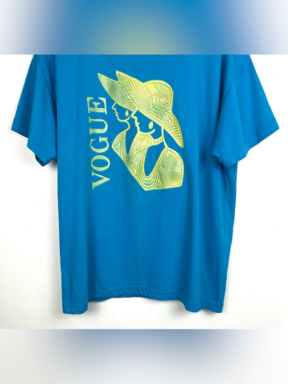 Vintage 80’s 90’s Vogue Graphic Tee - Picture 4 of 11